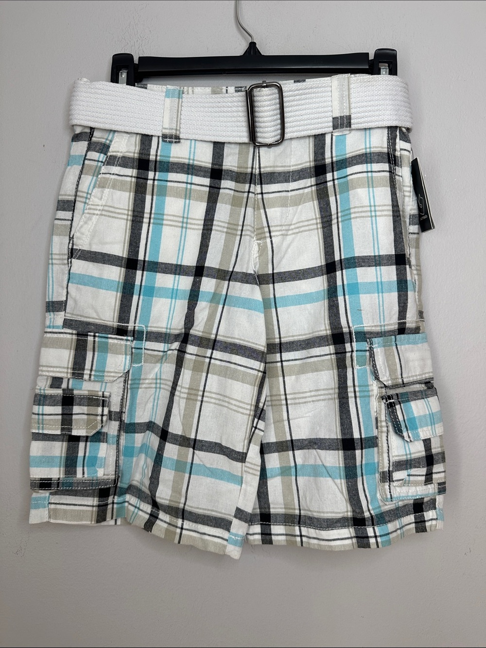 burnside White, Light Blue and Gray Plaid Cargo Shorts with Belt size 28